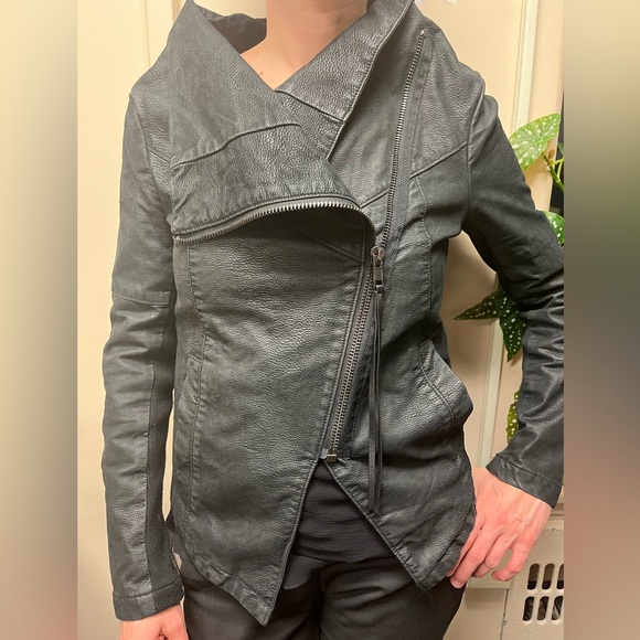 Black Jacket Women's - Picture 2 of 12